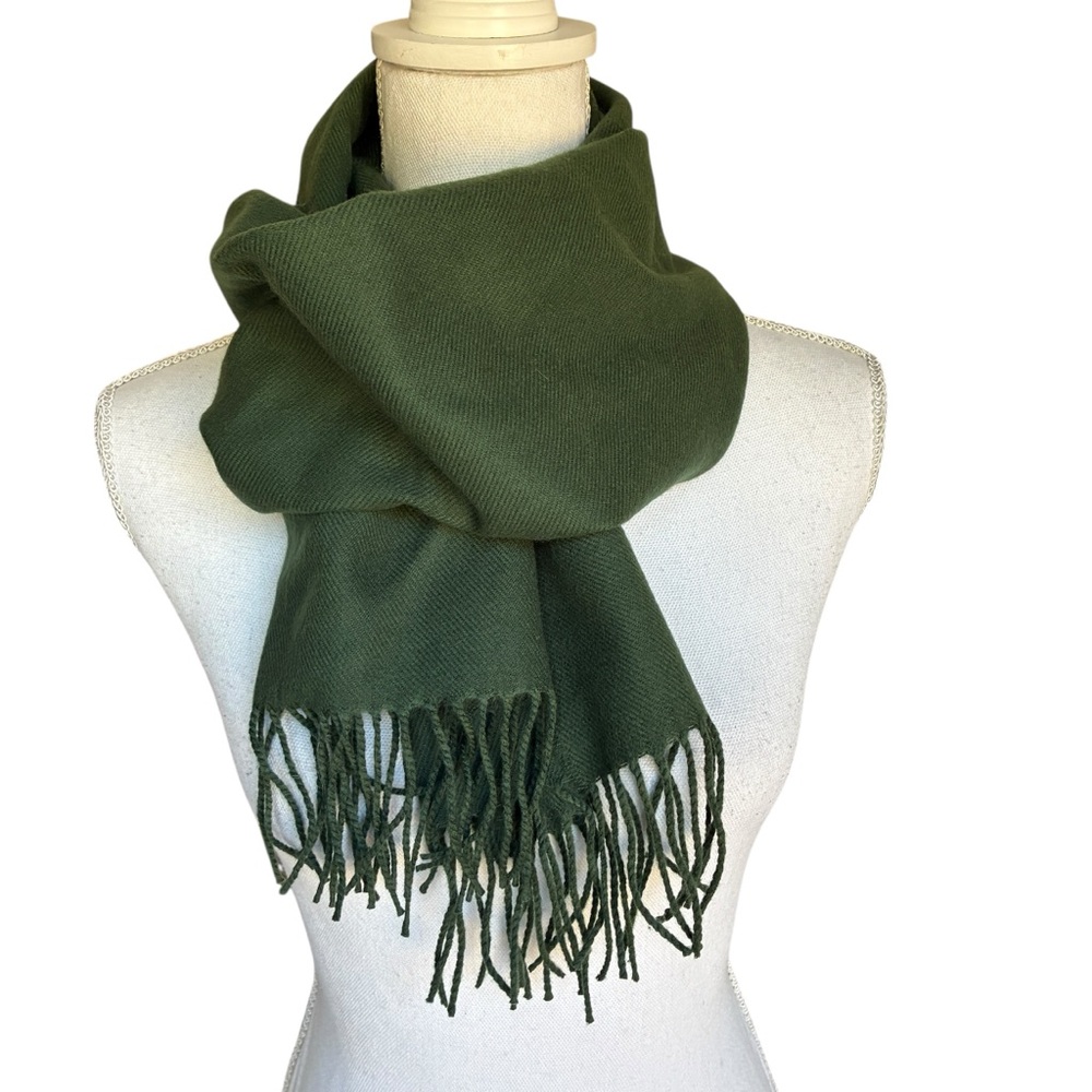 100% Cashmere Scarf Made in Scotland Green Fringe Luxury Unisex Winter Scarf - Picture 10 of 11
